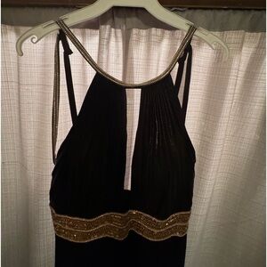 Beautiful gown made by Mac Duggal